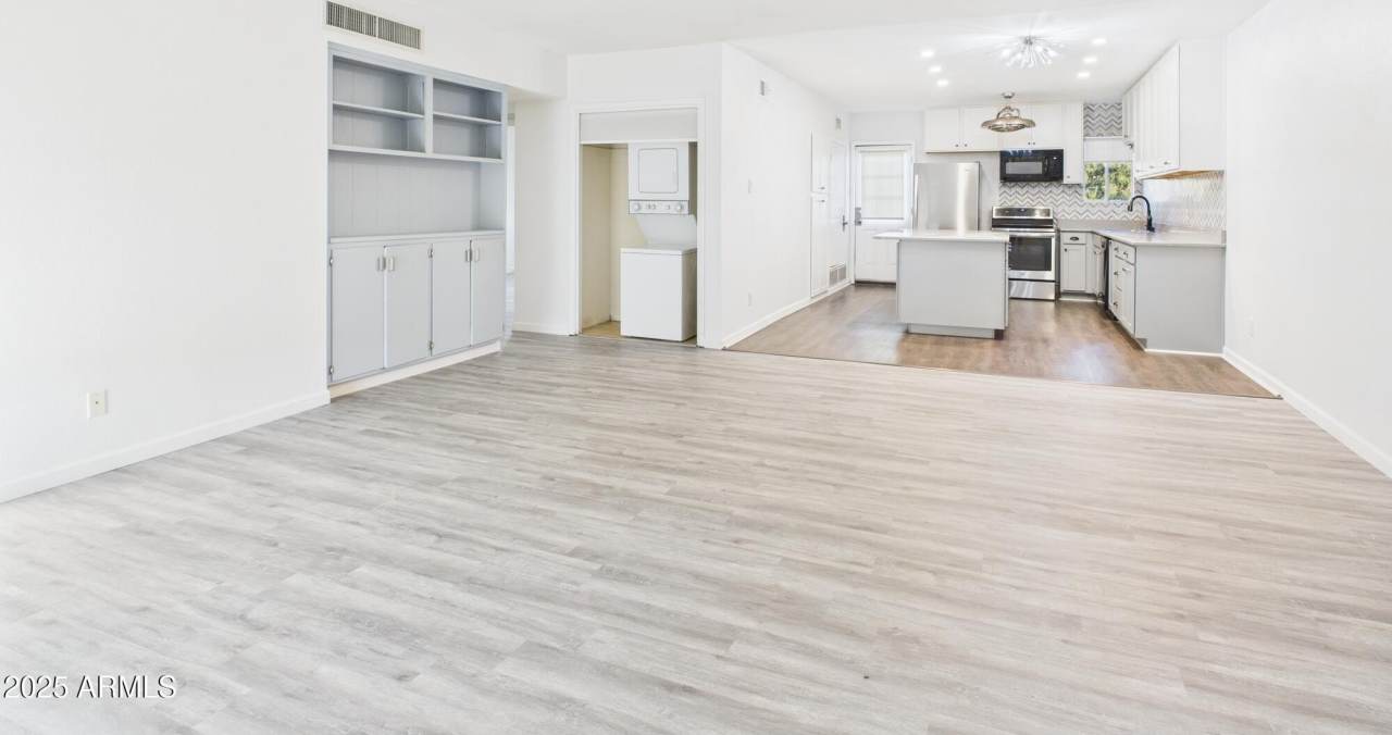 6501 N 17th Avenue unit: 208