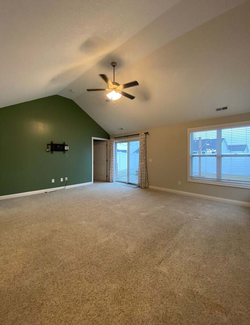 3 Bedroom Home in Warsaw!