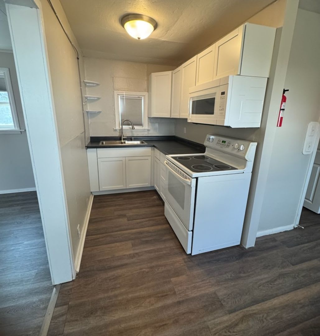 1213 1/2 West Pine Street