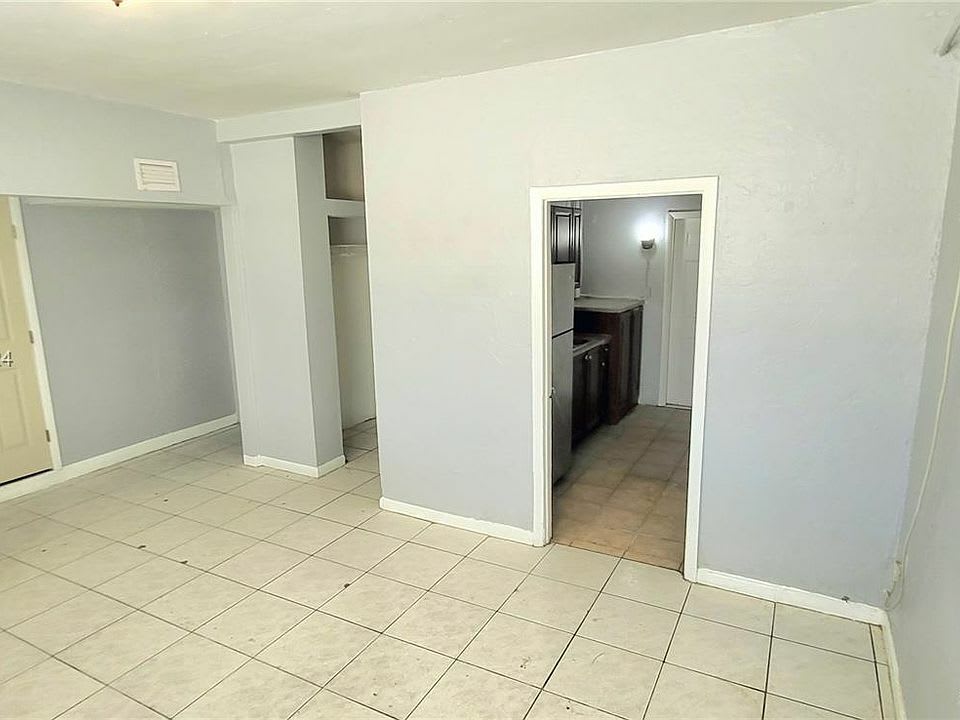 4419 Northwest 17th Avenue