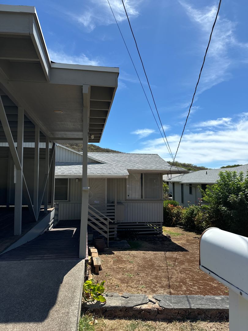 Makaikoa Street - near Kahala - 3 bedroom single family home