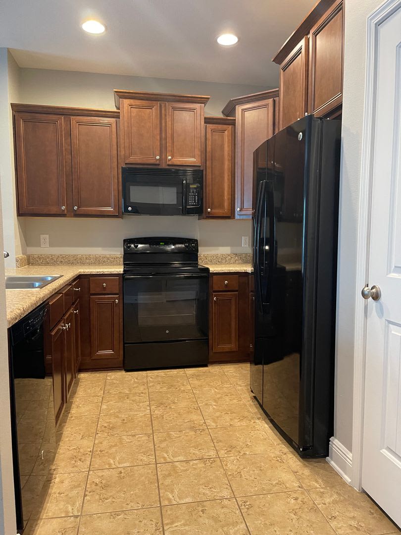 *** MOVE IN SPECIAL! Half OFF 1st Month's Rent!