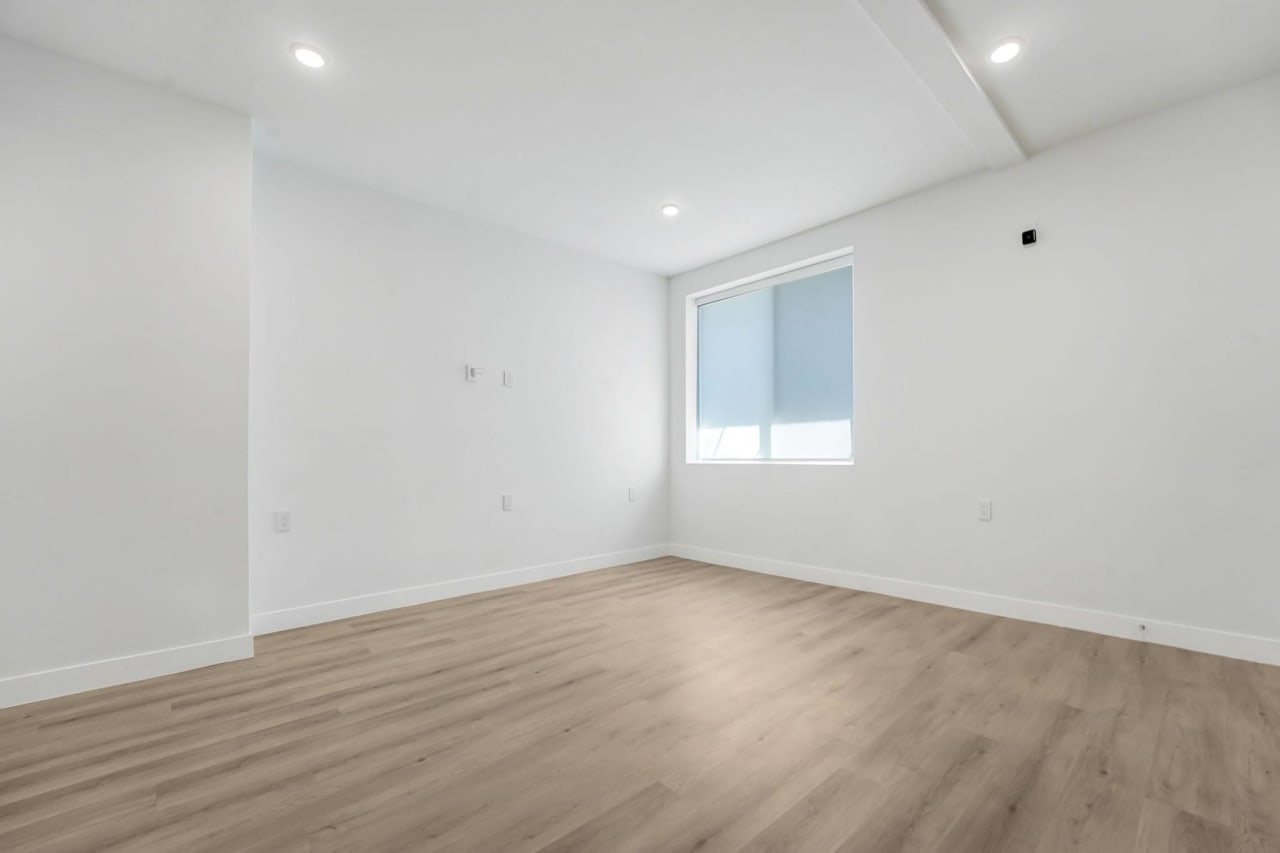 Hollywood Hills Apartments