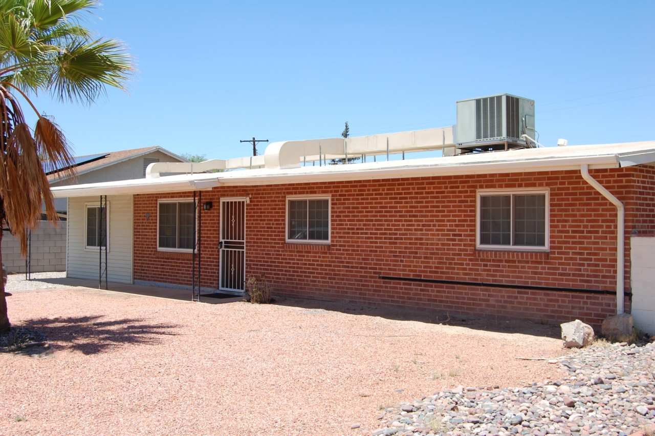 5843 East 19th Street