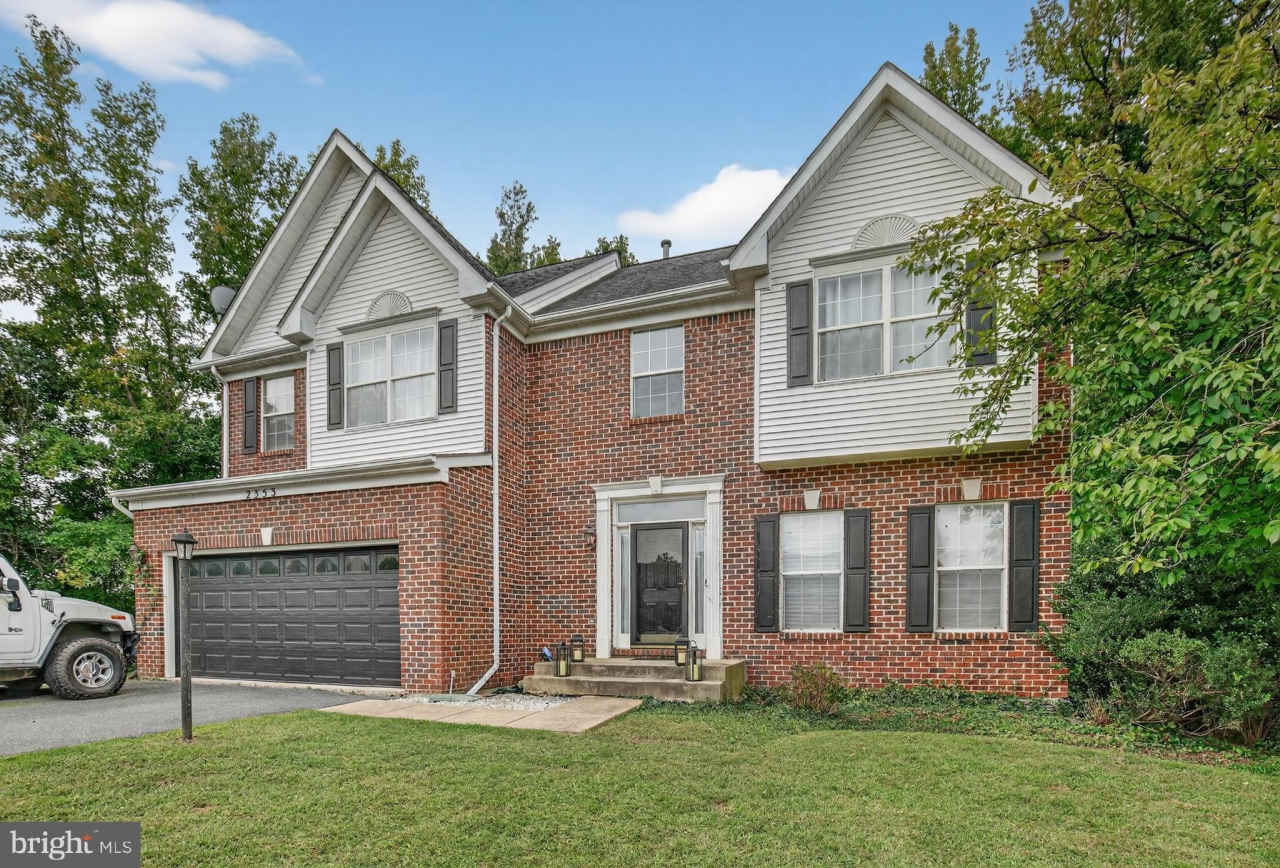 2353 S HAMPTON Drive