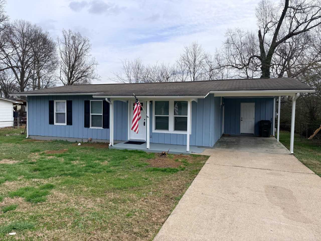 205 Robert E Lee Street