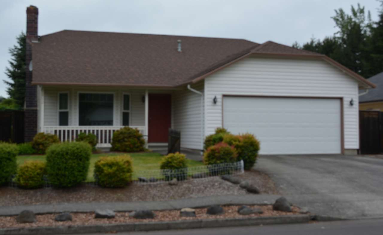 Lovely Ranch Home in East Vancouver for Lease - 412 NE 175th Ave.