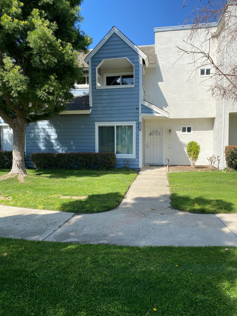 3-Bedroom Townhome in Desirable Village Park Redlands