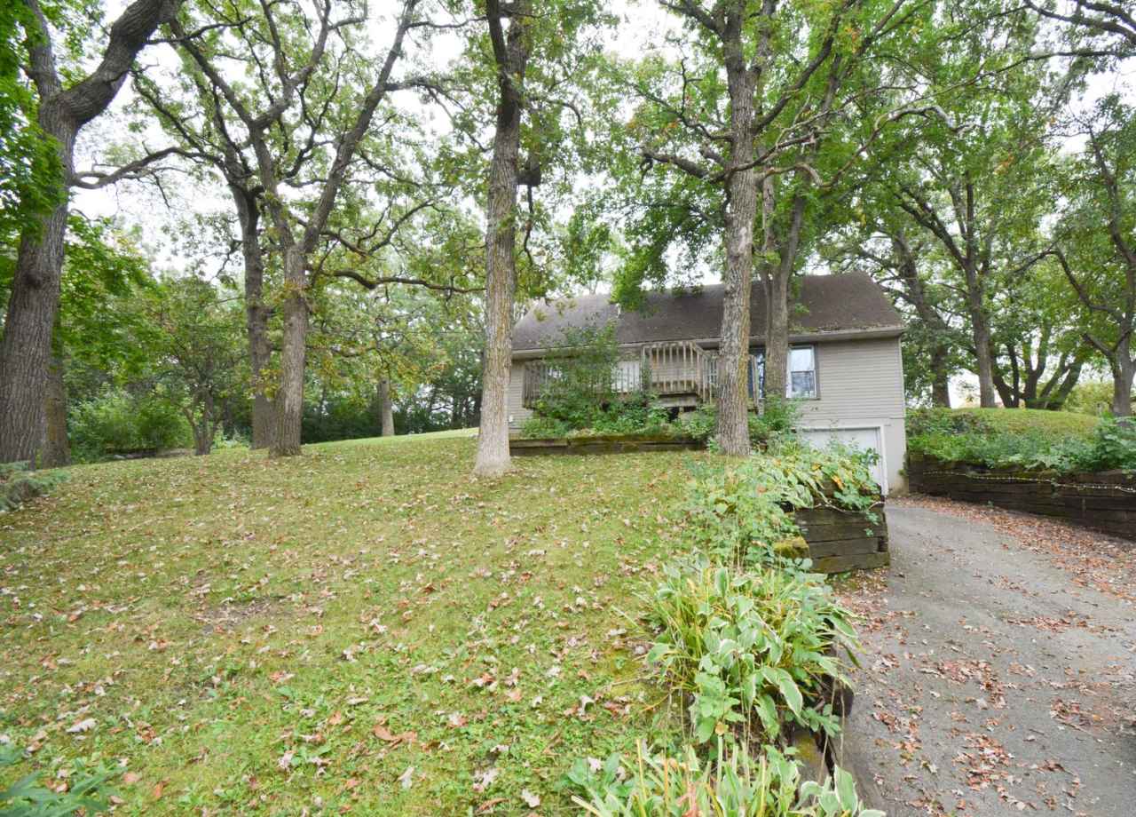 3-Bedroom Home with Walk-In Closet, Deck  Prime Location Near Shopping