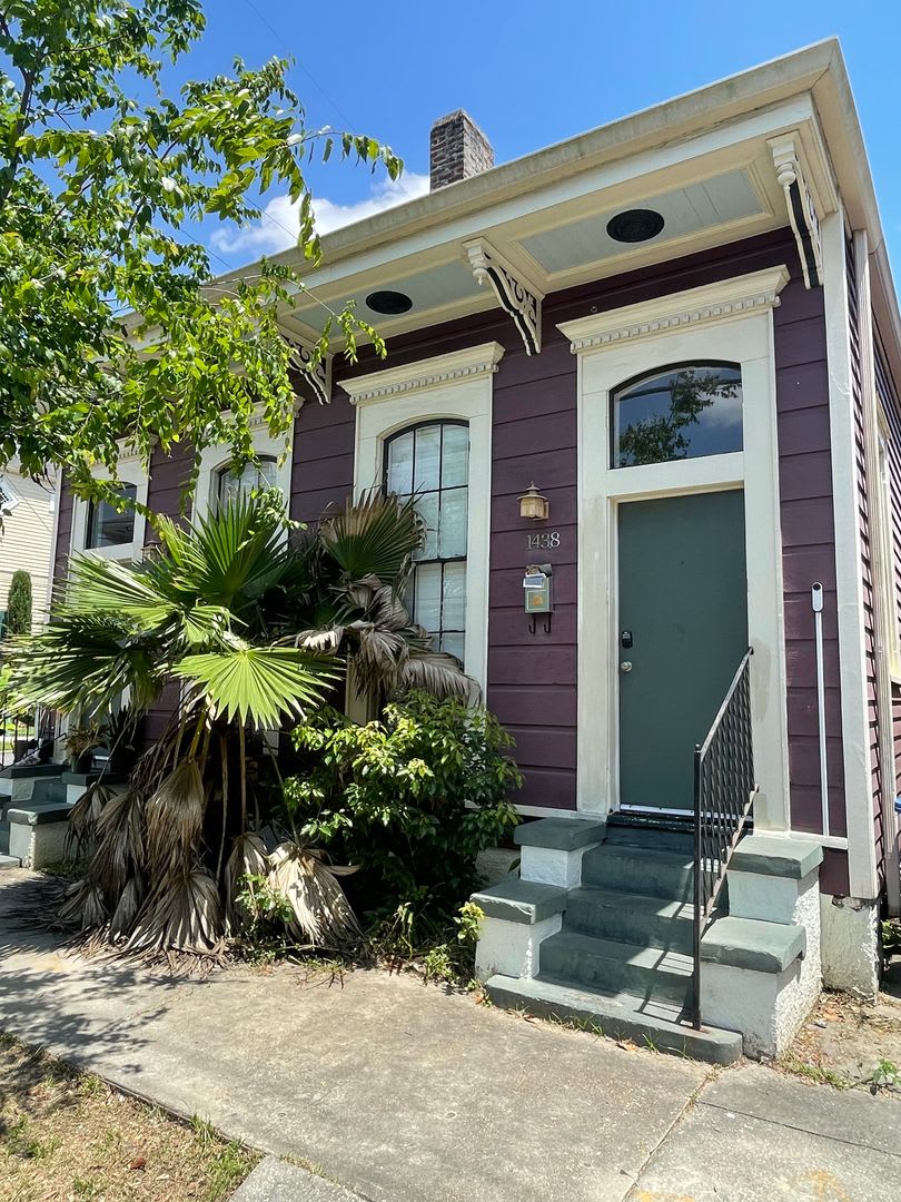 1BD/1BA Shotgun with Laundry in Unit and Private Courtyard