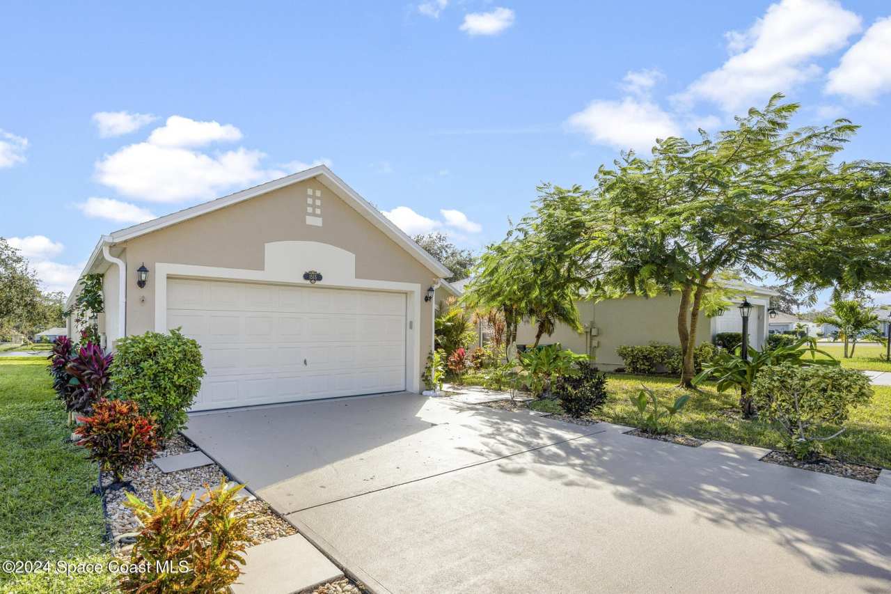 1515 Vista Lake Circle