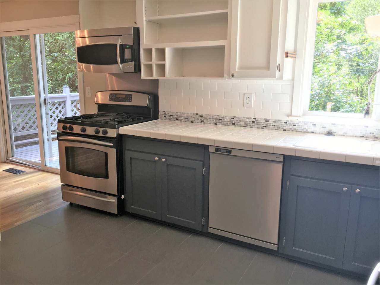 Beautiful 4 Bedroom Gem – Walk to Juanita Beach! Special Price + Dec 15 Move-In Incentive!