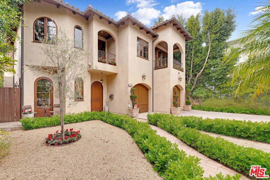 1101 S Gretna Green Way