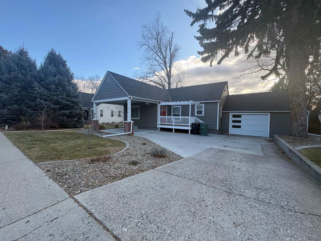 4-bedroom, 2.5-bath home located on Poly.