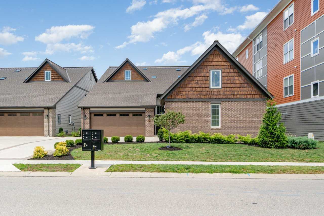 605 Manhattan Boulevard unit: 202