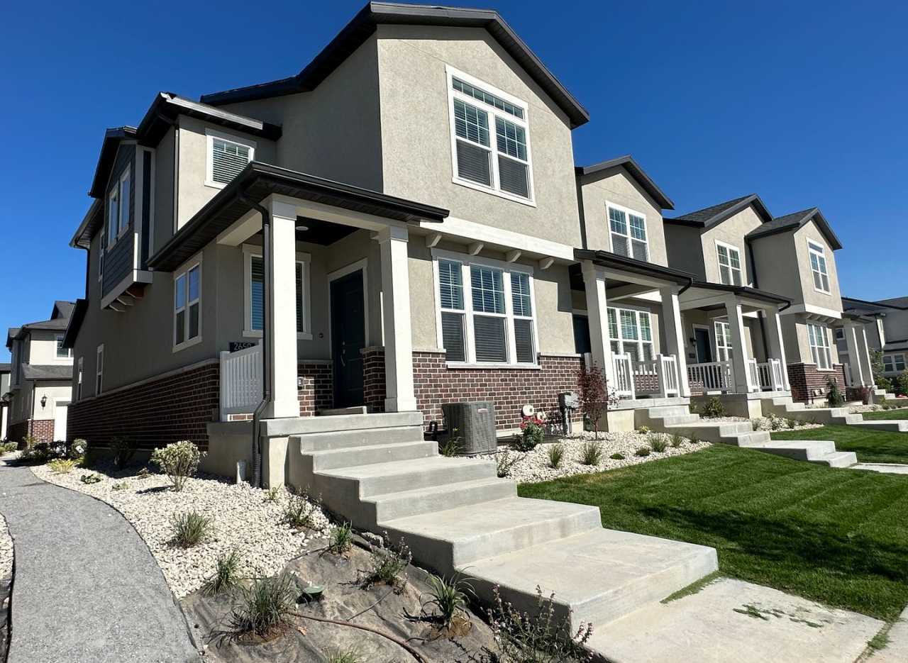 GET A MONTH OF RENT FOR FREE!!!