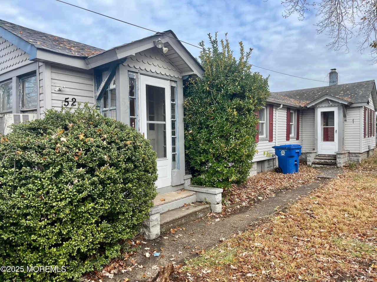 52 Shoreland Terrace