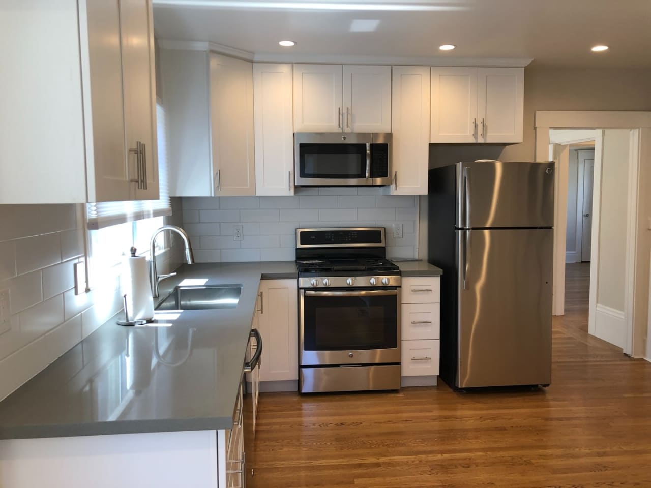 Remodeled House Walking Distance to Burlingame Ave