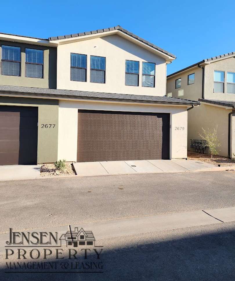 Newer Town Home in St. George- Lazy River  Community Pool