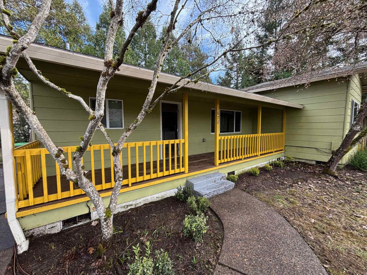 Large front porch, dead end street, spacious backyard, washer/dryer