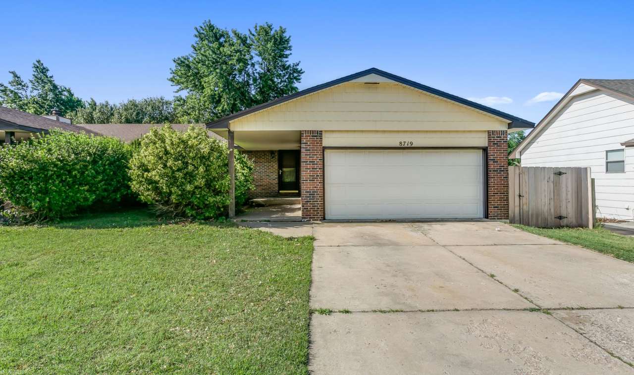 8719 E. Lakeland Circle