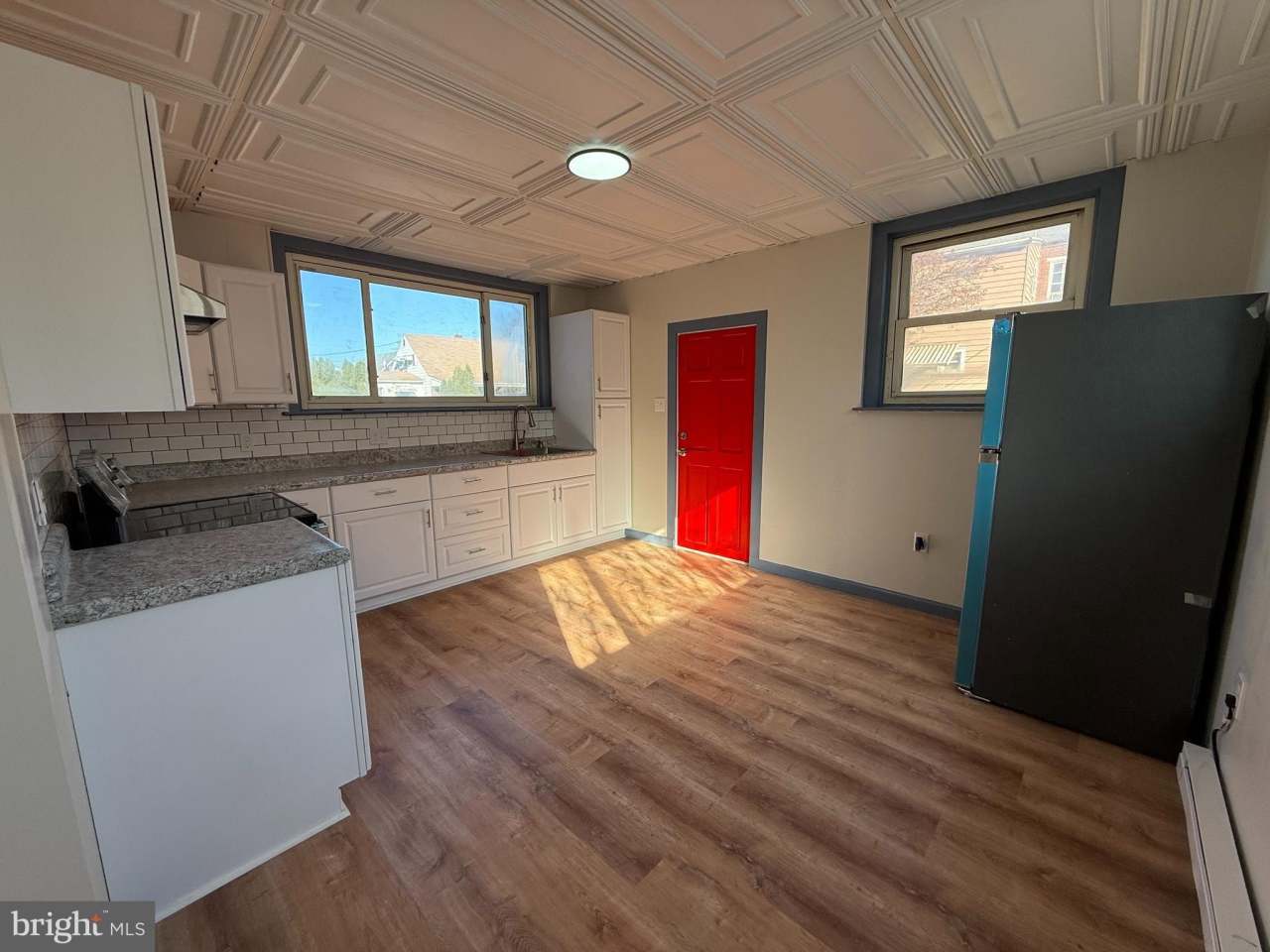 5036-3 LEESPORT Avenue