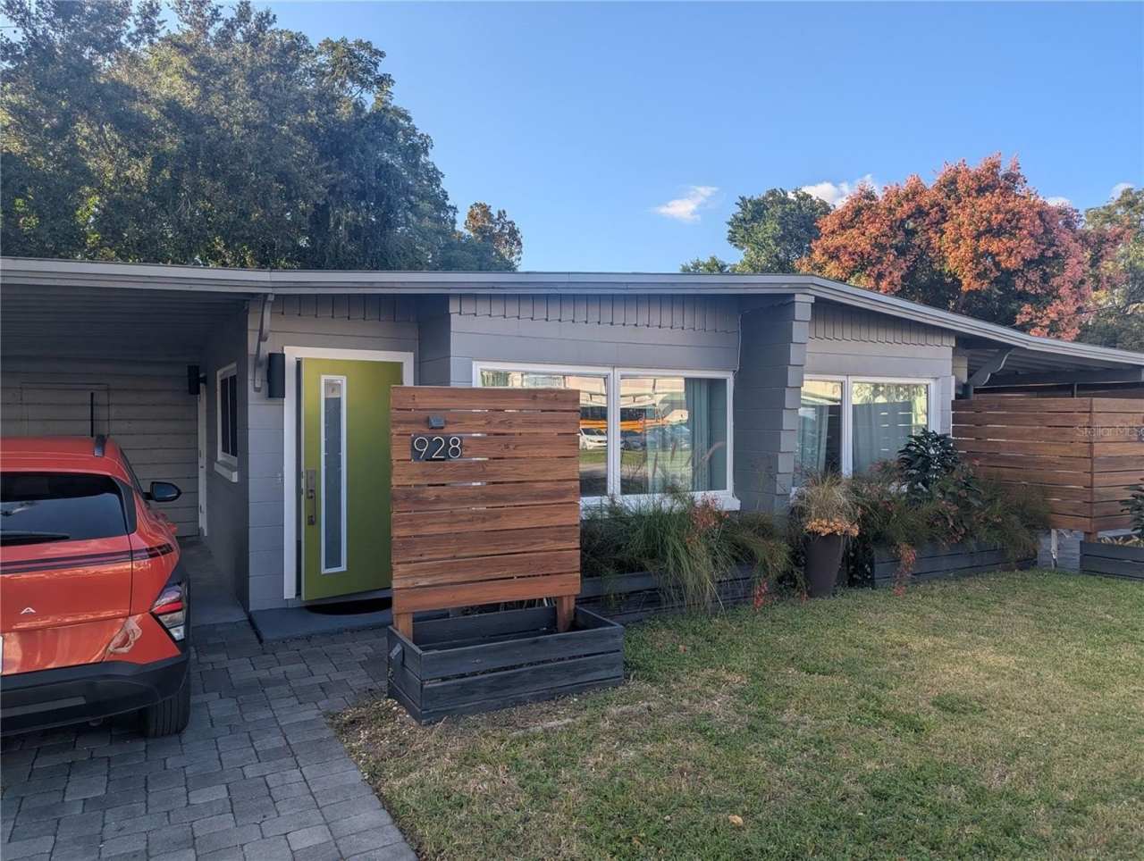 928 S BUMBY AVENUE