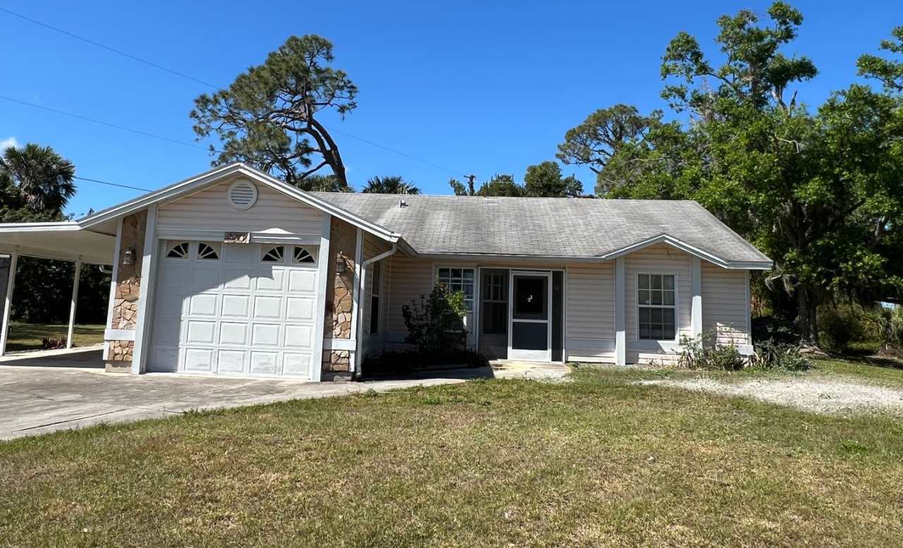 $1,650 ** Annual Lease ** 3 Bedroom / 2 Bath * Single Family ** Port Charlotte