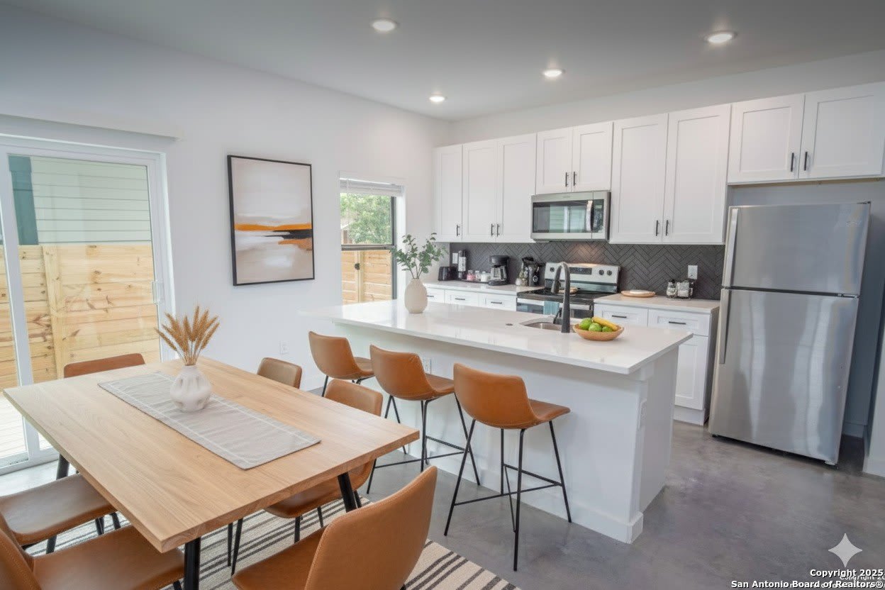 918 S OLIVE ST unit: 102