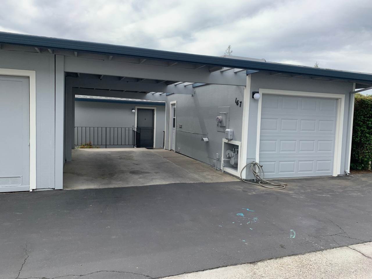 Spacious 2 bed/1.5 bath condo in Martinez