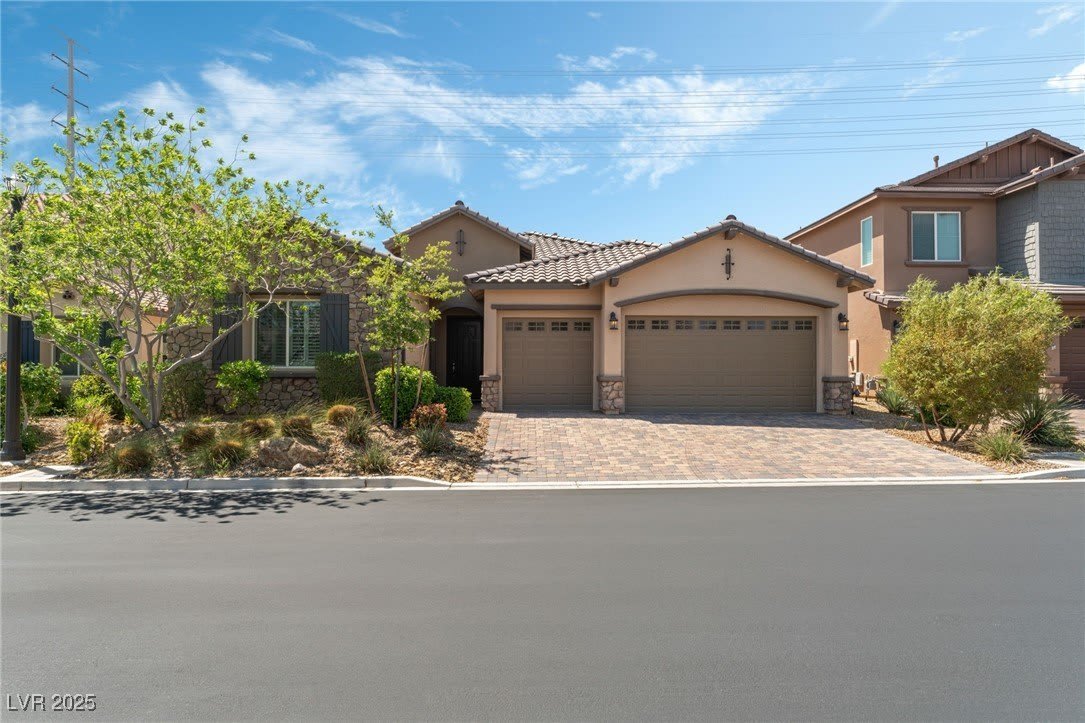 7291 Ellington Park Street