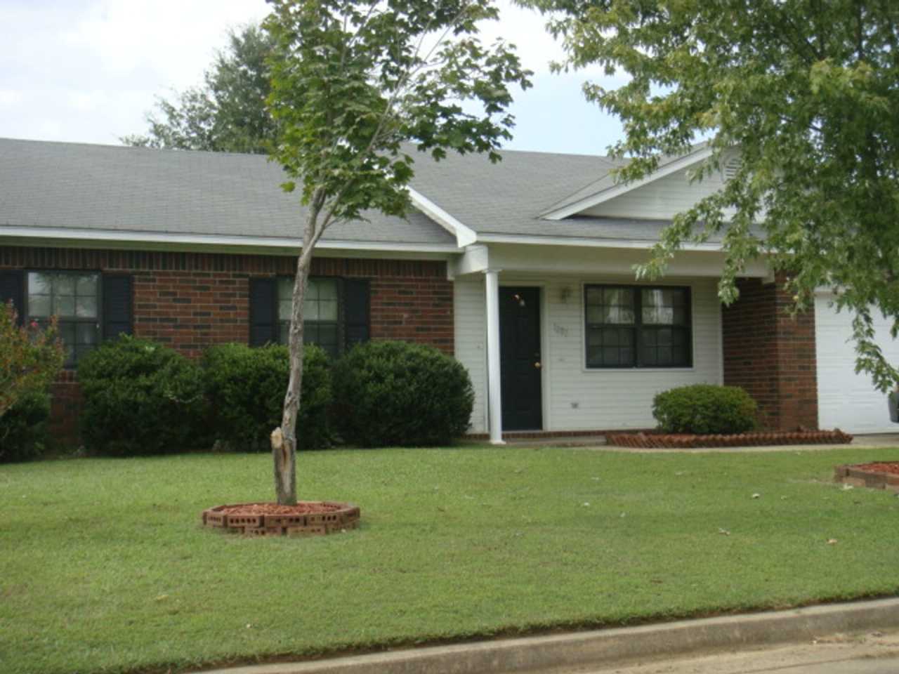 1207 N Quincy