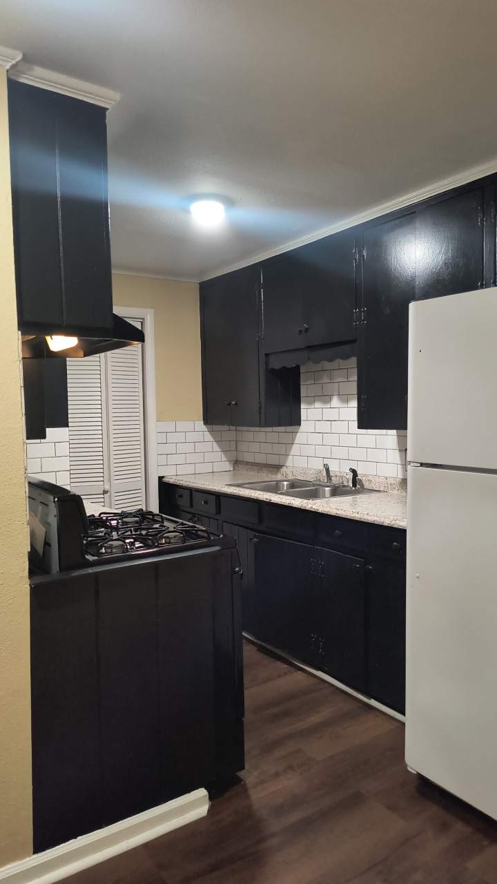 1918 West 14th Avenue