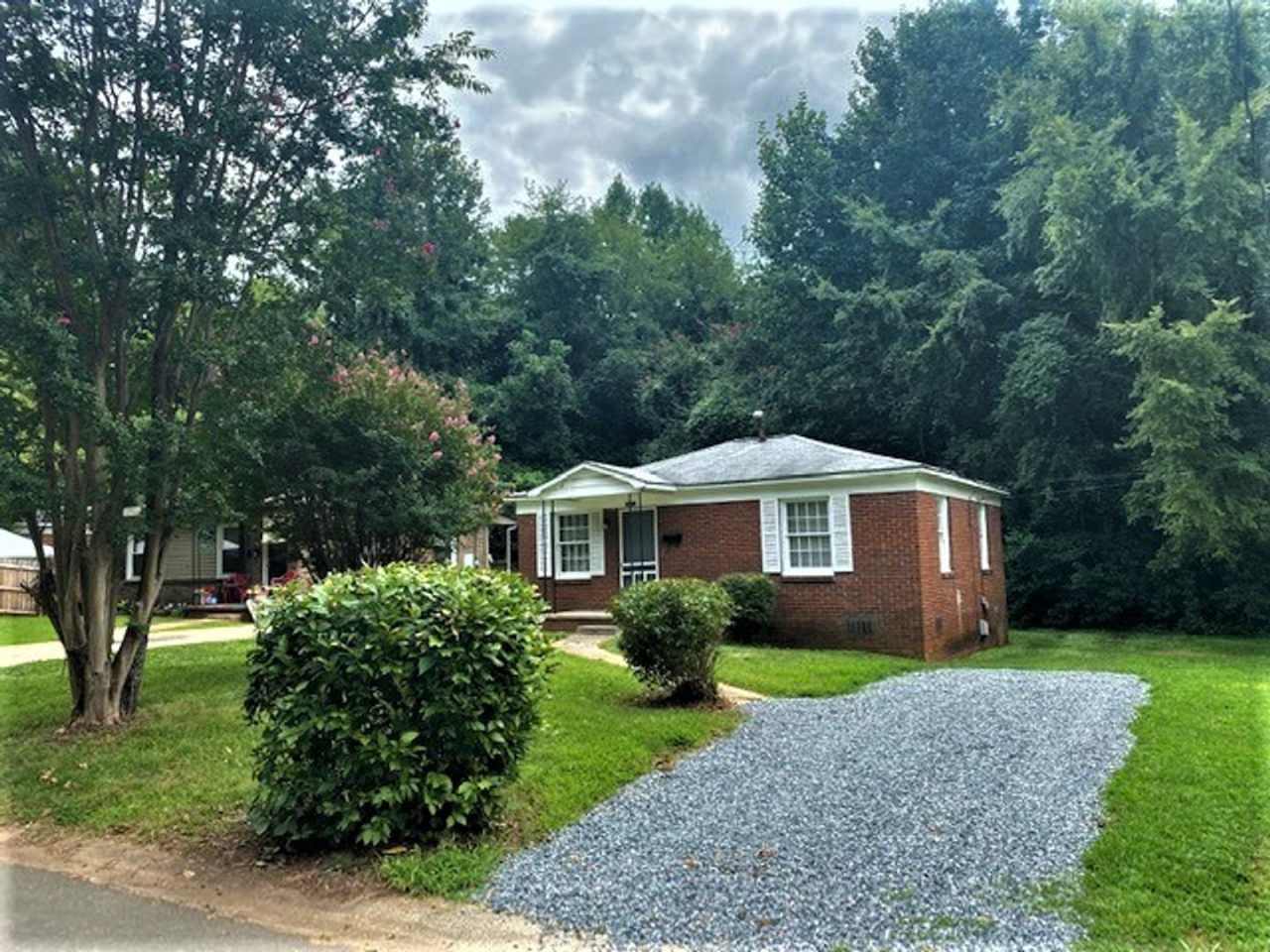 Move in Special! West Charlotte. Renovated 2 Bedroom!