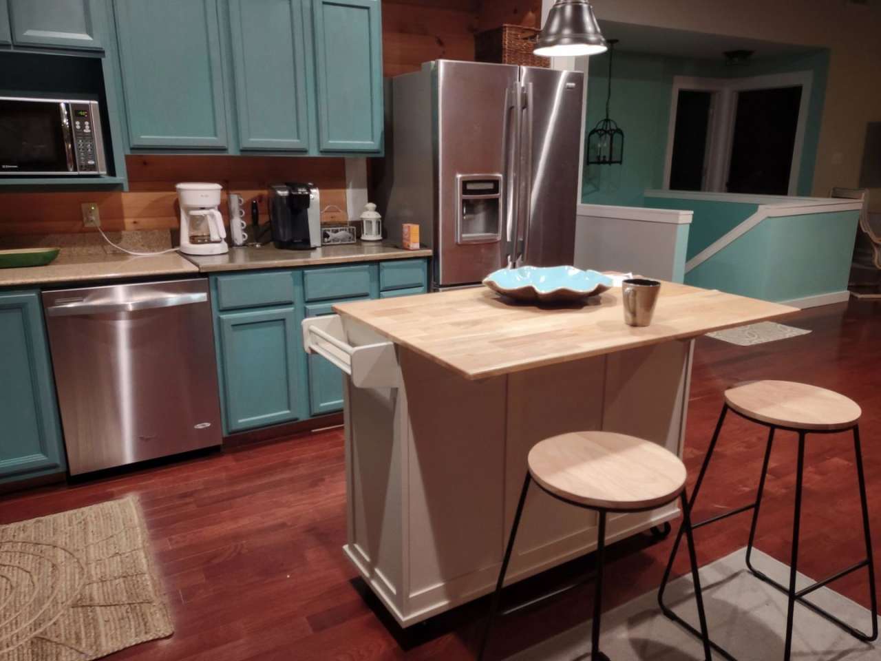 Spacious 3BR House in Clyde on 2 wooded acres