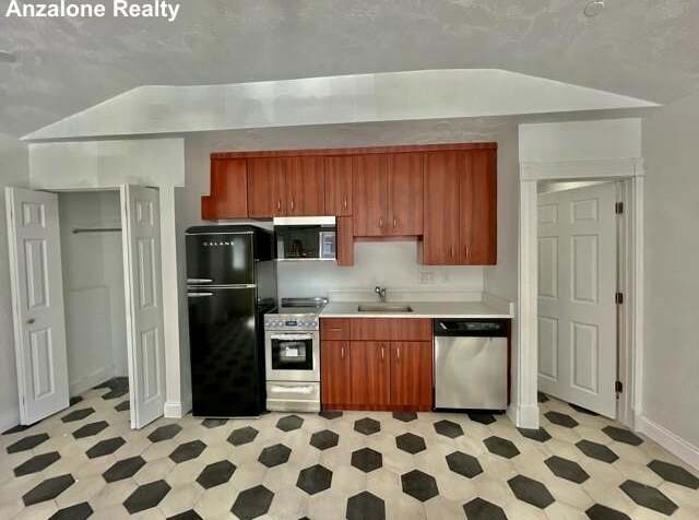 223 Endicott St.