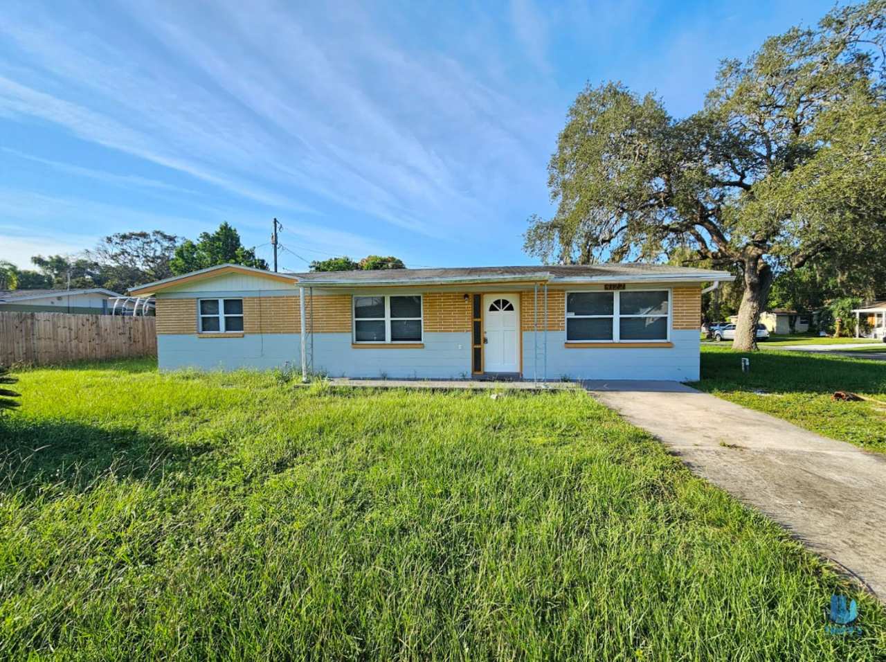 GORGEOUS 3 BEDS | 2 BATHS Home in Holiday available for rent! *MOVE-IN SPECIAL*