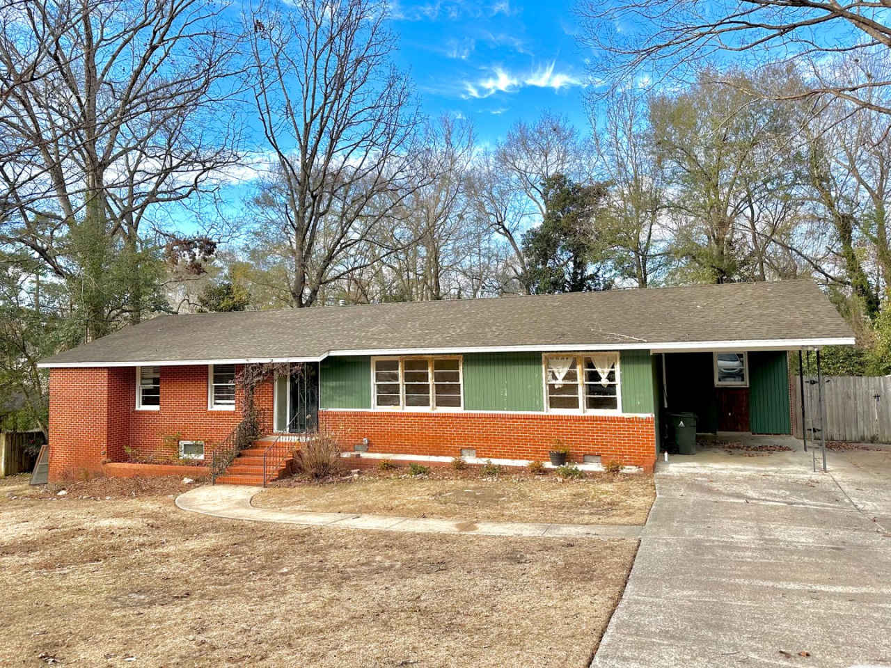 Cute one level home inside the Loop