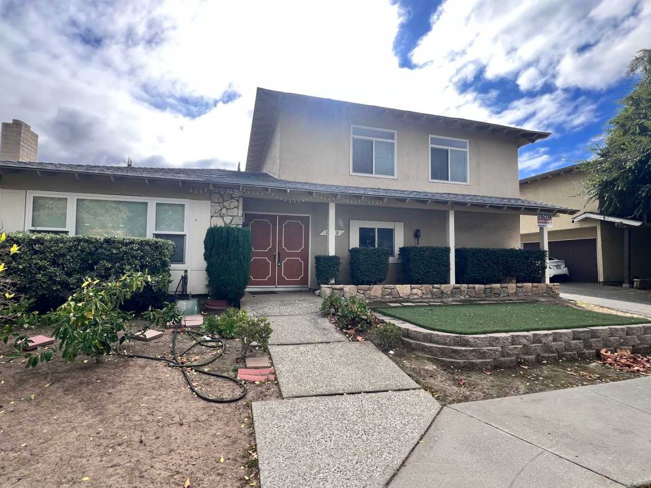 3 Bedroom, 2.5 bath with Private Patio, Attached Garage and Washer/Dryer