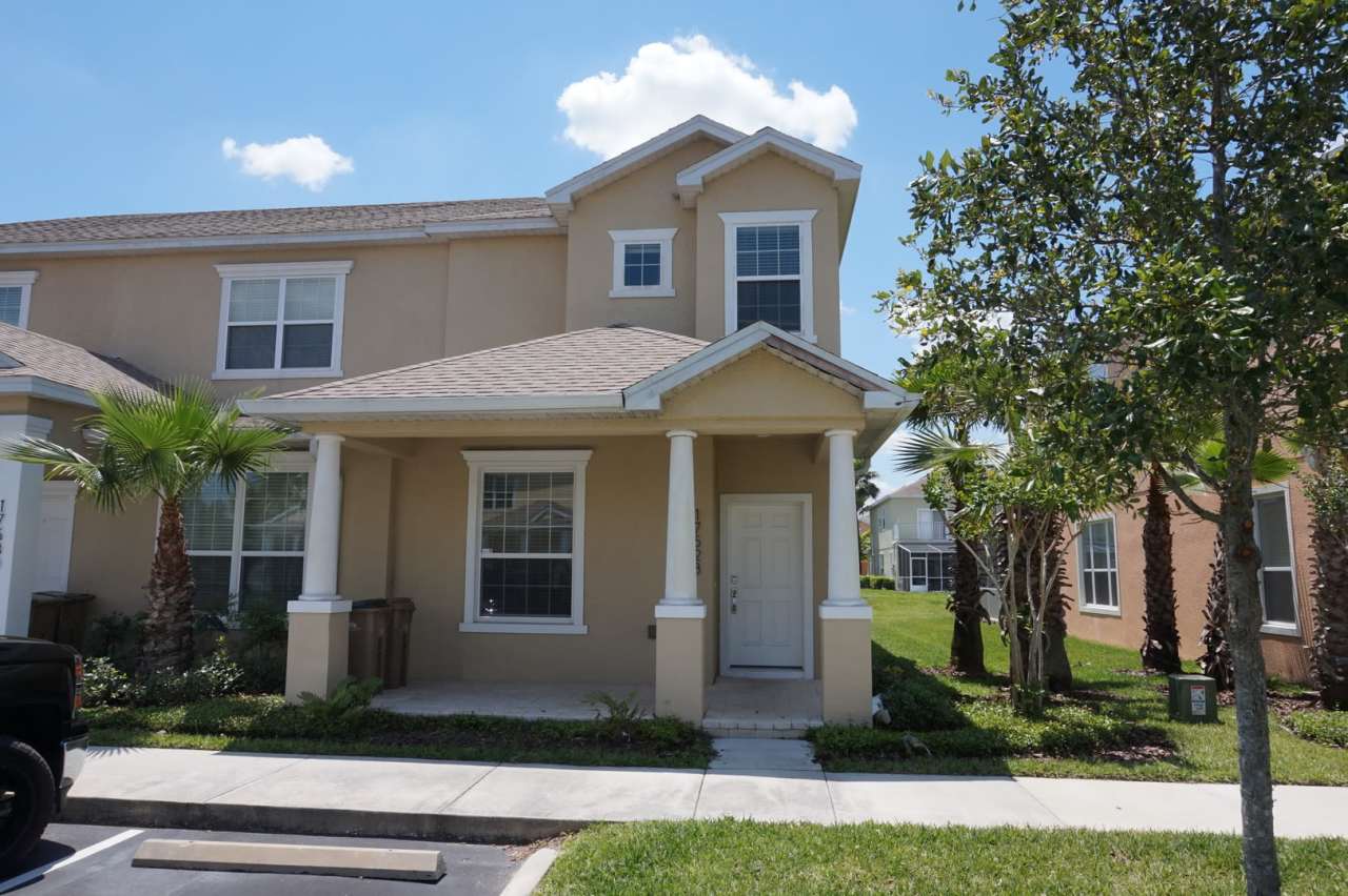 Spacious 3 Bed 3 Bath Townhome with Pool