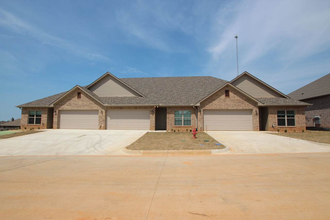 Coming Soon! Luxury 3 Bedroom 2 Bath Townhomes in Bullard ISD! Tour Today!