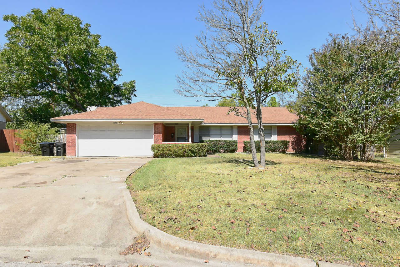 1208 Yellowstone - House