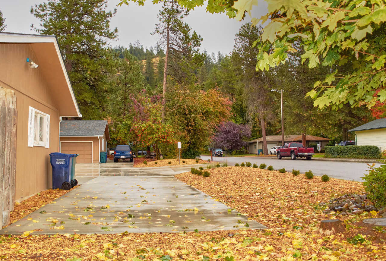 1325 East Syringa Drive