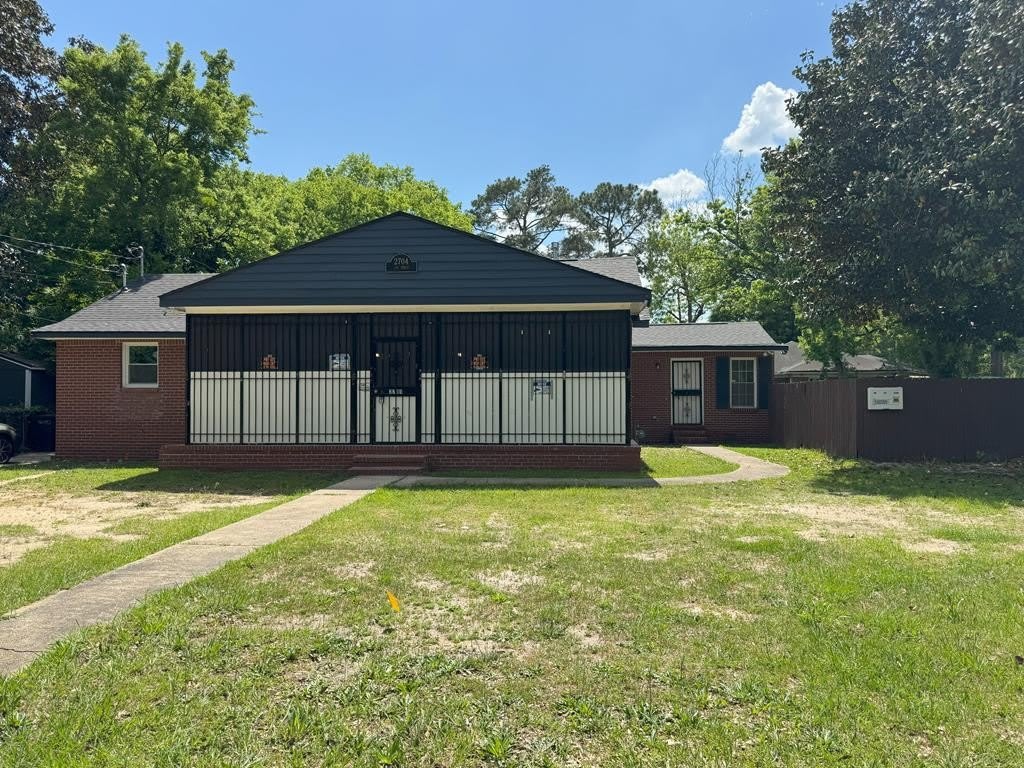 2704 Lee Street unit: B1