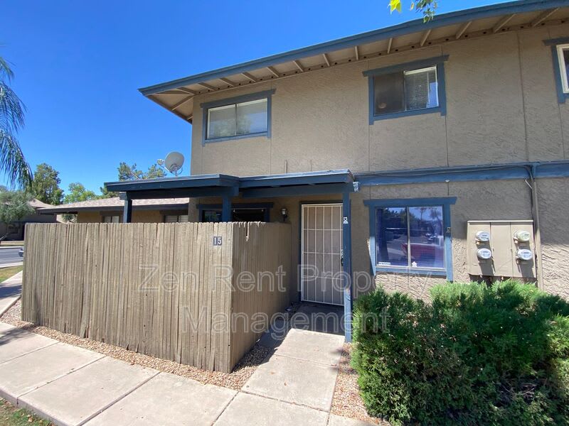 286 W Palomino Drive