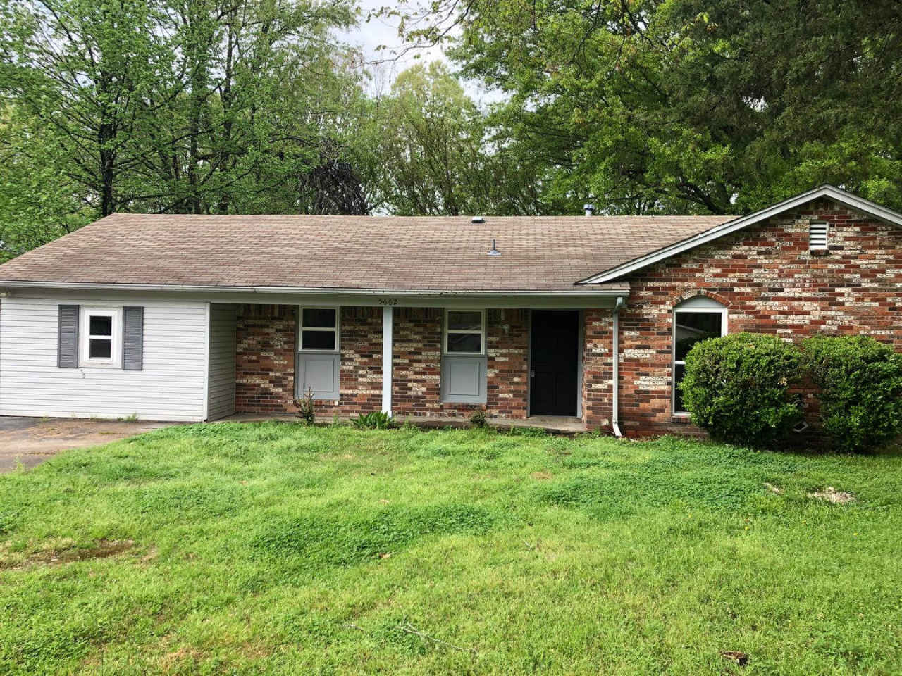 JUST REDUCED!!! PLUS*MOVE IN SPECIAL 1/2 OFF 1ST MONTHS RENT**** 5662 Caroline Drive Horn Lake, MS 38637