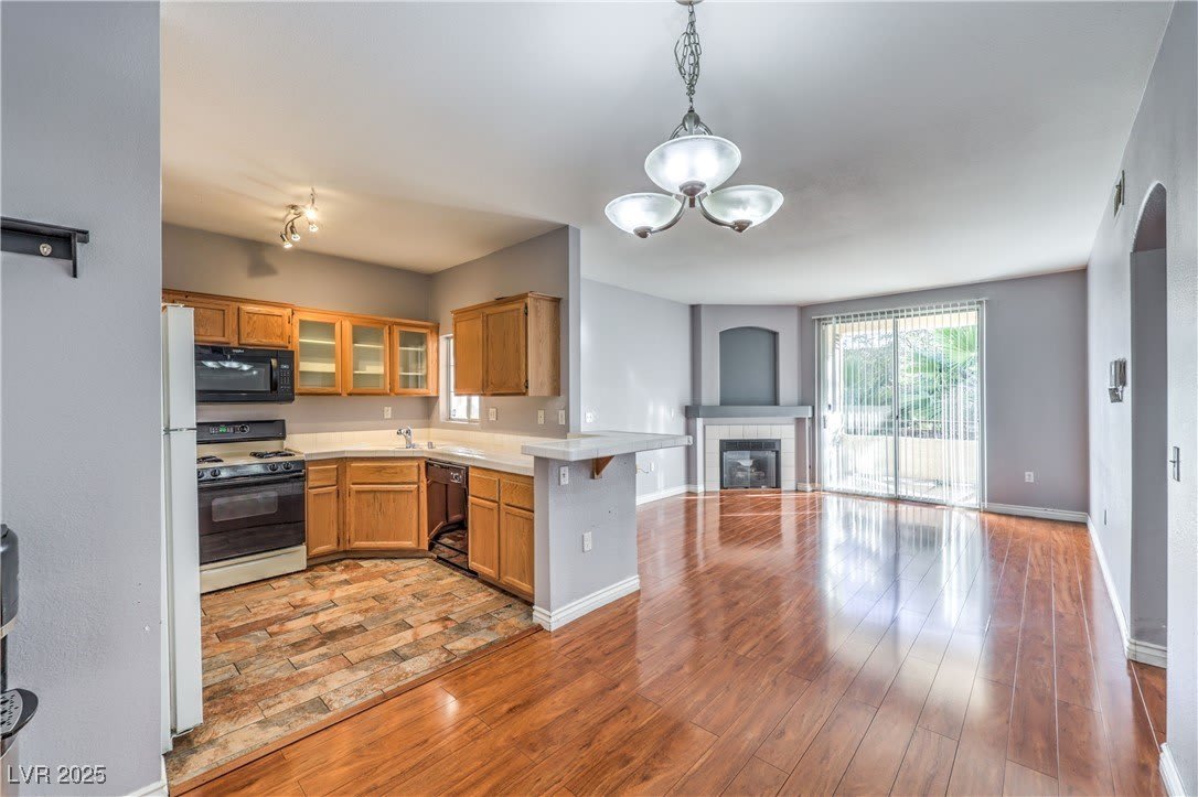 1830 N BUFFALO Drive