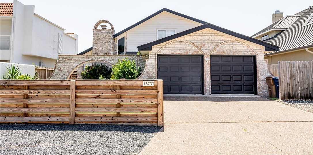 13733 A La Entrada Street NE