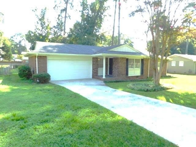 879 Forest Ridge Drive SE