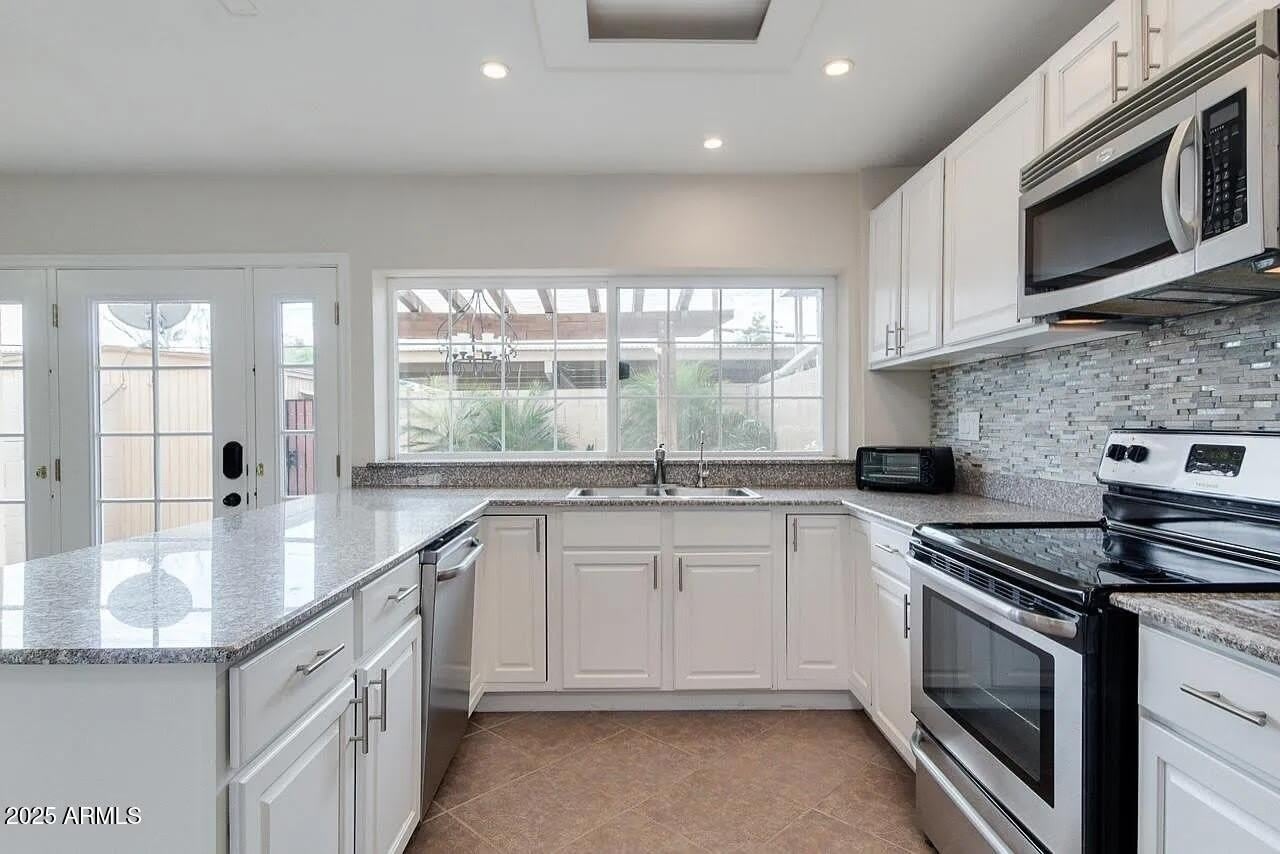 4875 N GRANITE REEF Road